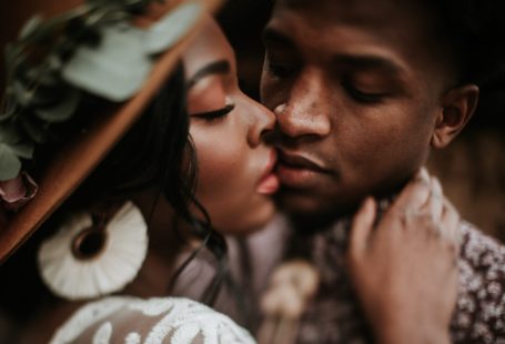 close-up photo of a couple kissing