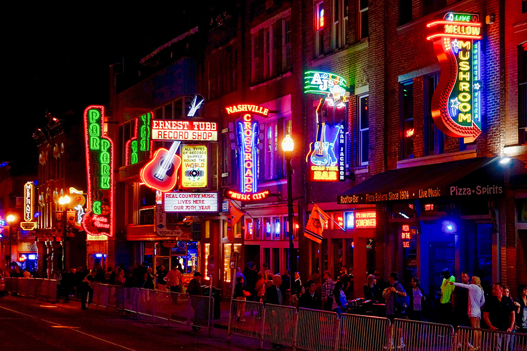 dating in Nashvill, Crowd In Illuminated City At Night